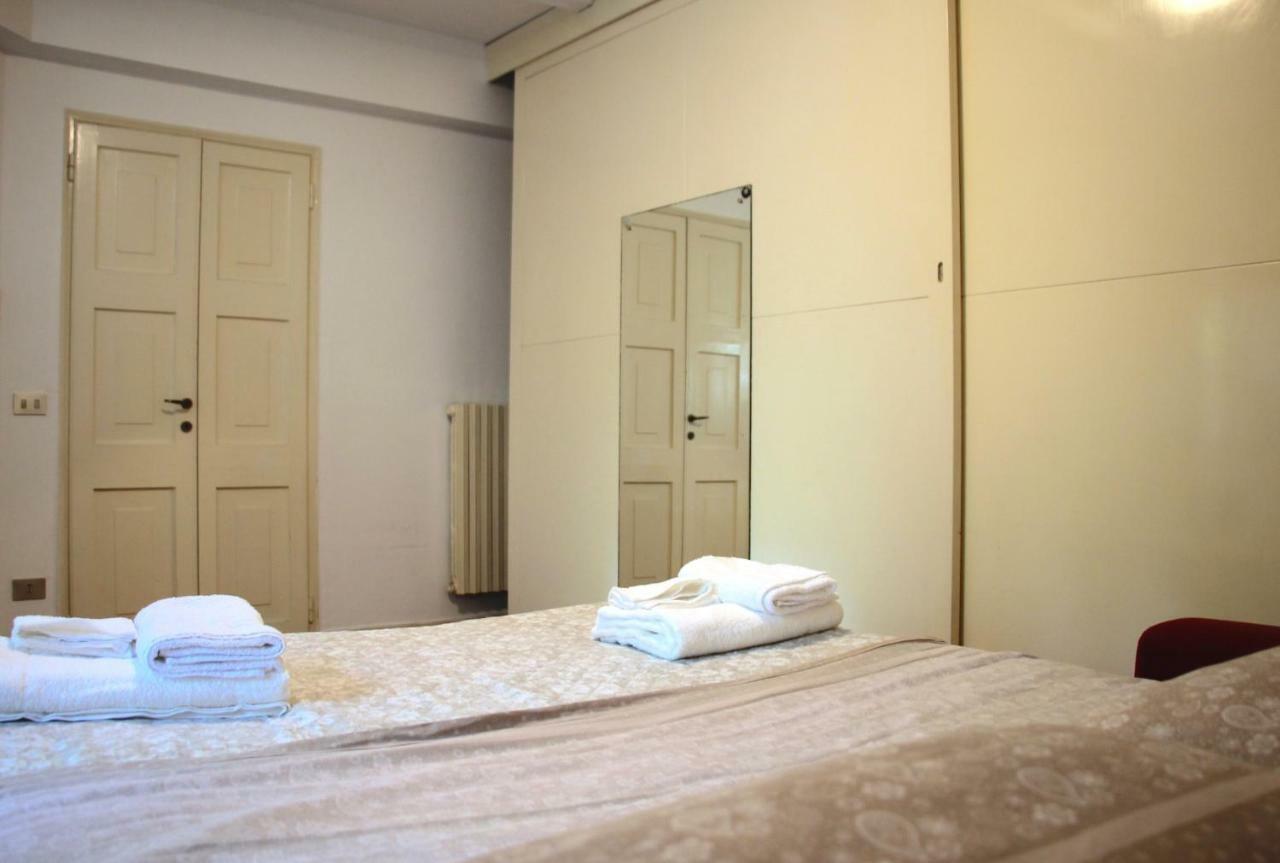 Basement Turati 3 -Consulates District Apartment Milan Bagian luar foto