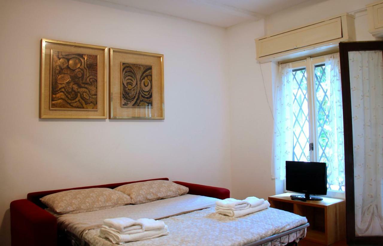 Basement Turati 3 -Consulates District Apartment Milan Bagian luar foto